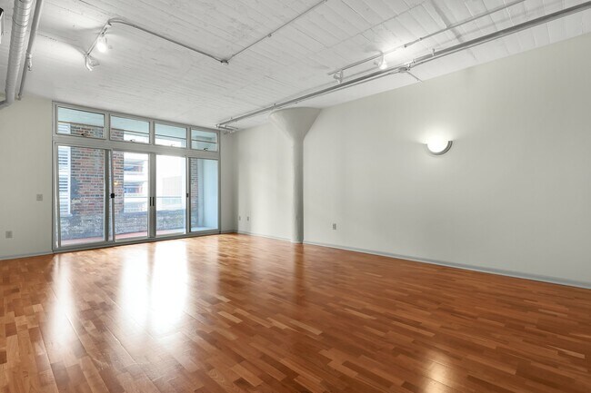 Building Photo - 221 N Front St