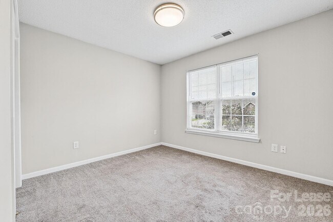 Building Photo - 145 English Hills Dr