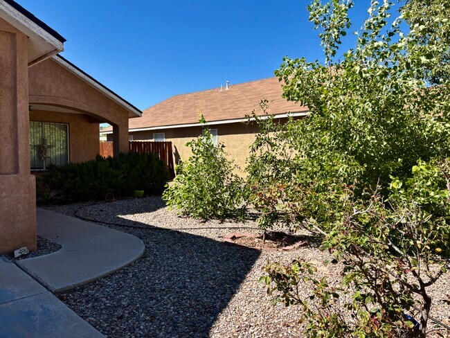Building Photo - 3617 Cameo Dr