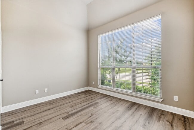 Building Photo - 16433 Stillhouse Hollow Ct