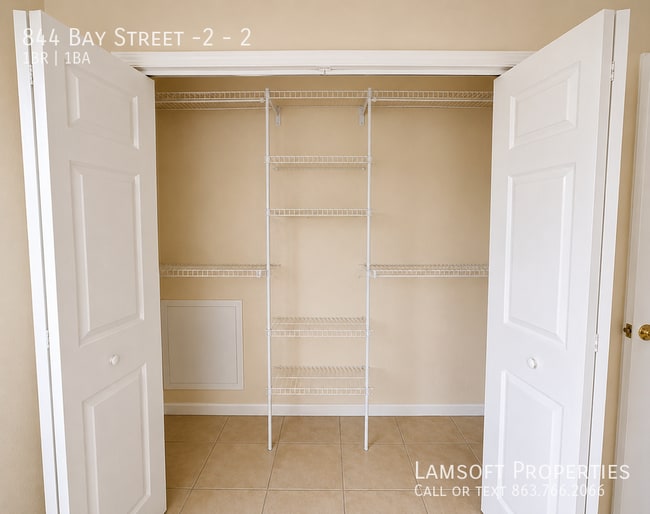 Building Photo - 844 Bay St
