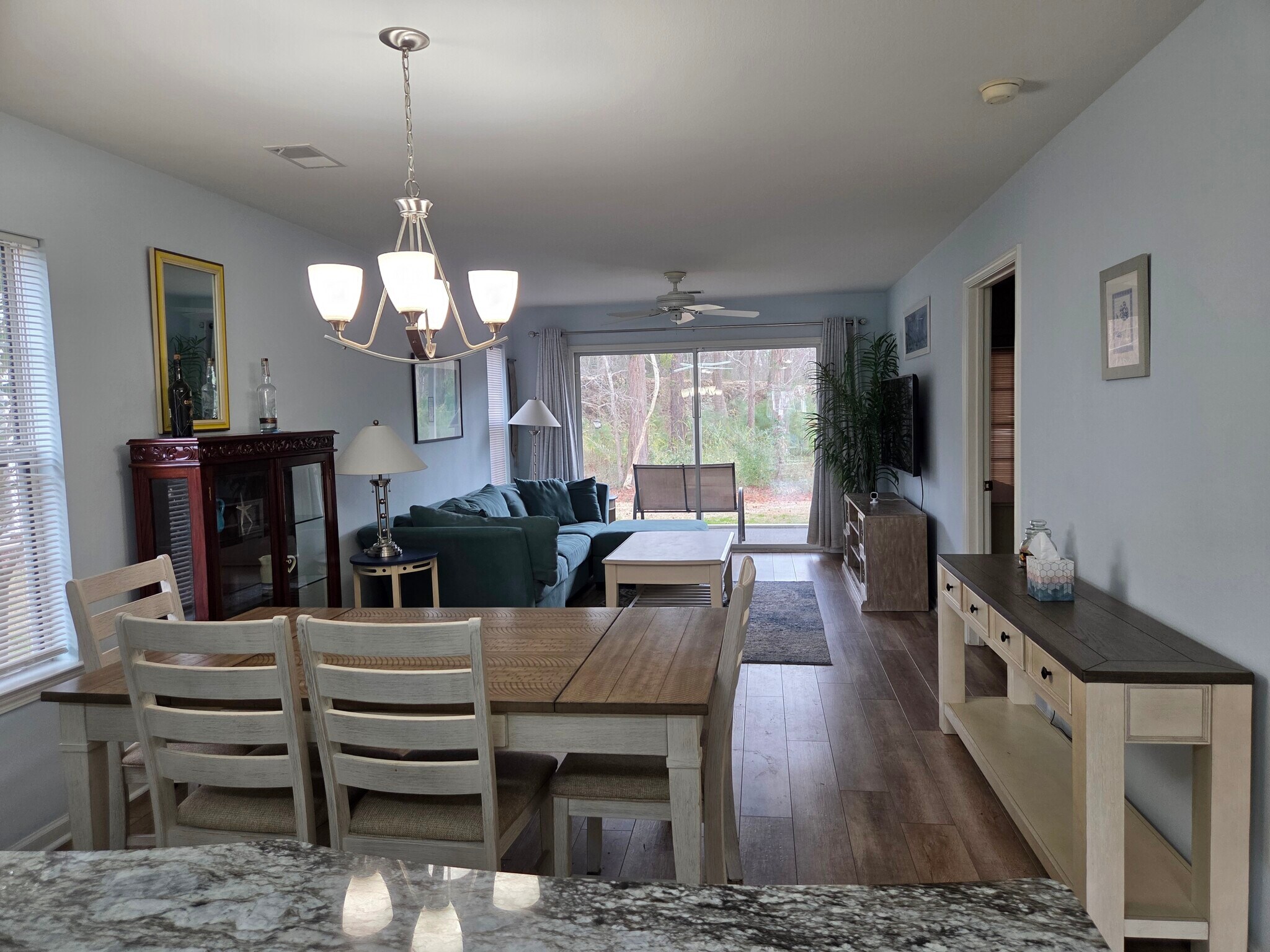 Building Photo - 1258 River Oaks Dr