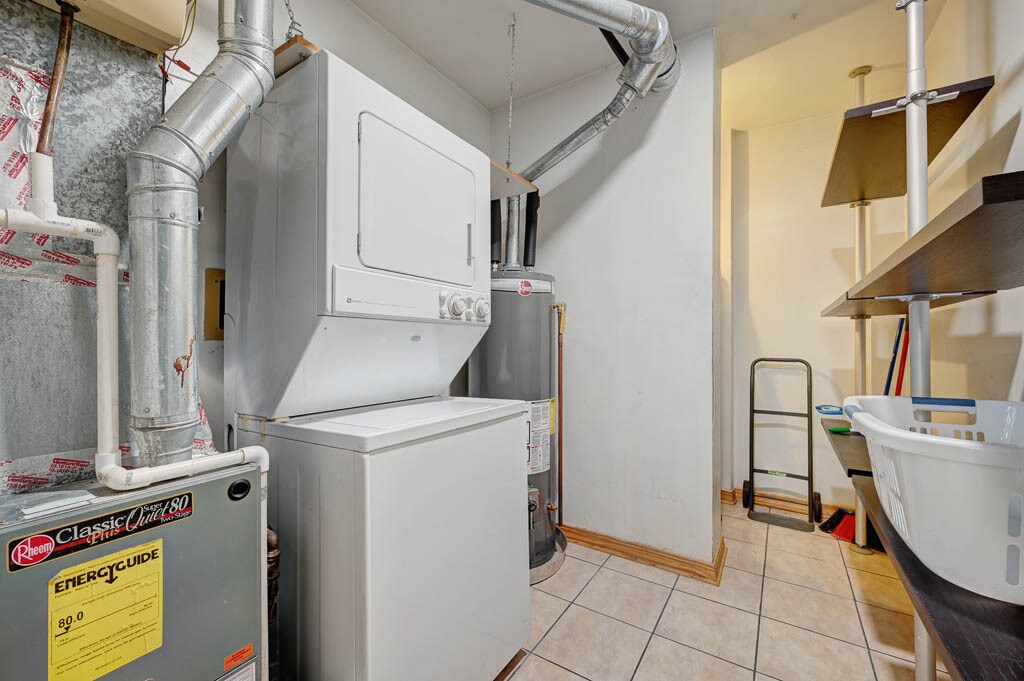 Building Photo - 1760 W Wrightwood Ave