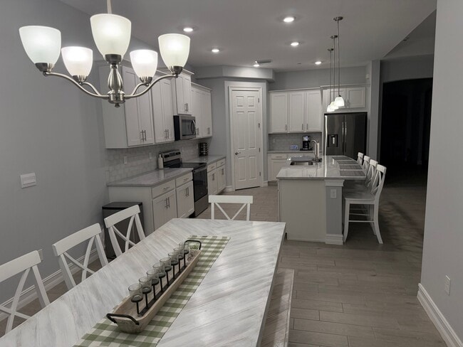 Building Photo - 2181 Hickeys Creekside Dr