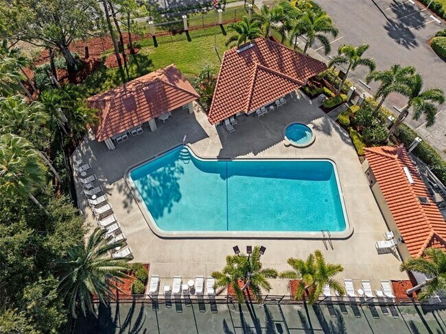 Building Photo - 2511 Hammock Ct