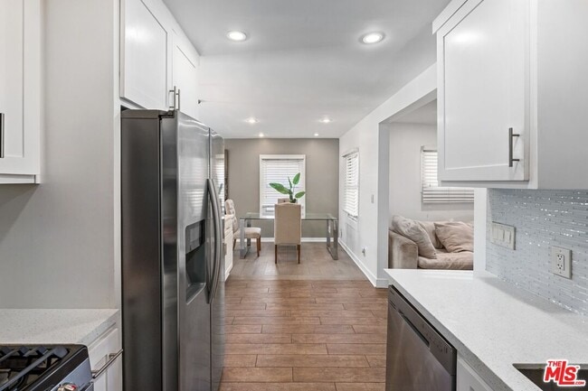 Building Photo - 6440 W 87th Pl