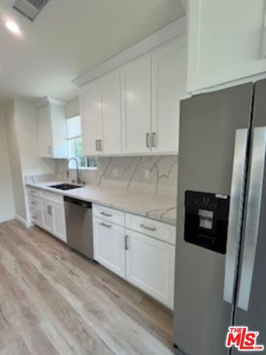 Building Photo - 9946 Farragut Dr