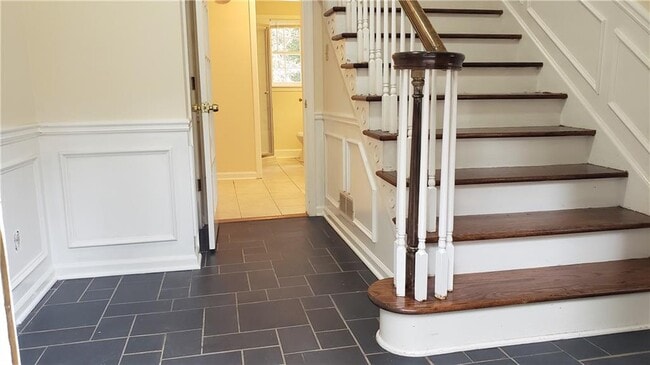 Building Photo - 2134 Masonwood Cir SW