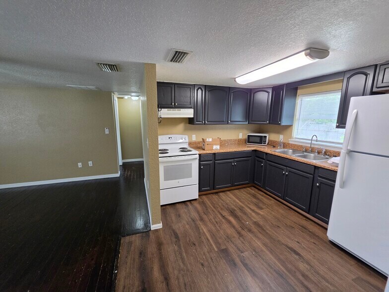 Building Photo - 5415 SE 110th Pl