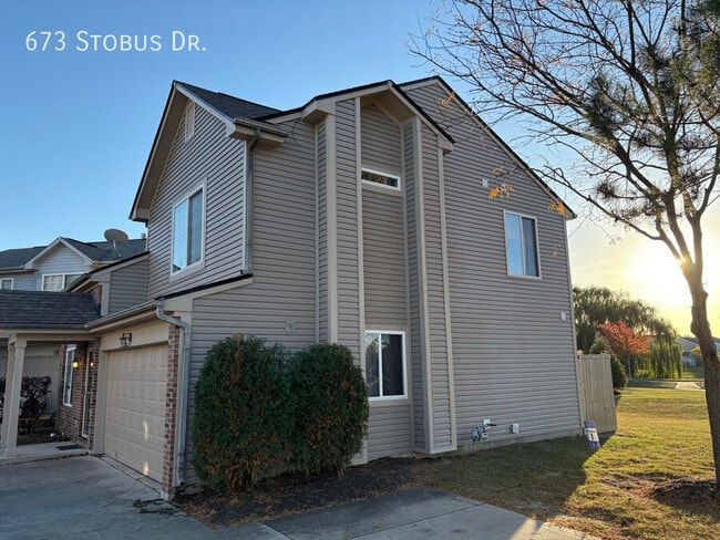 Building Photo - 673 Stobus Dr