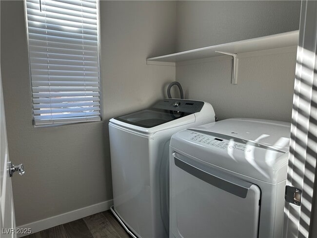 Building Photo - 111 Verde Rosa Dr