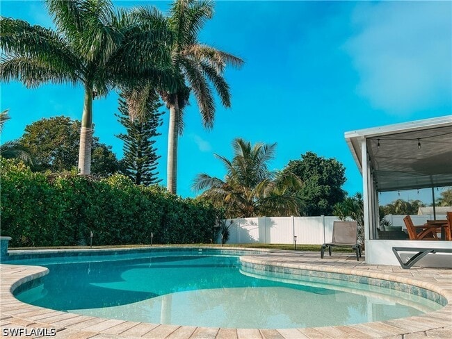 Building Photo - 2680 Longboat Dr