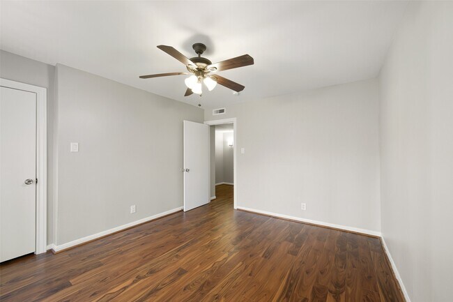 Building Photo - 5204 Arboles Dr