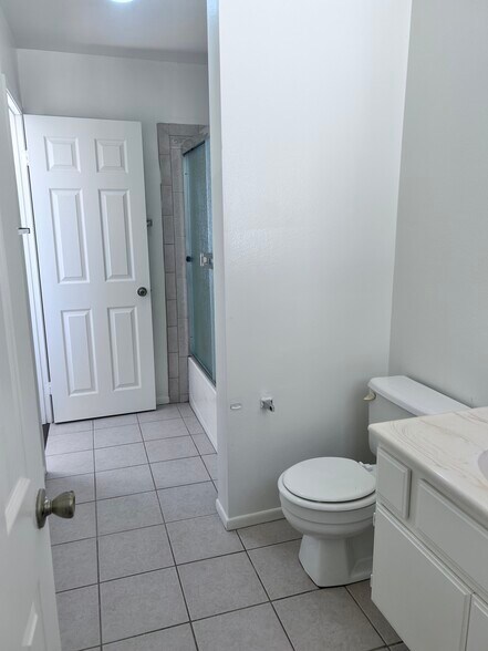 Building Photo - 781 Danville Dr