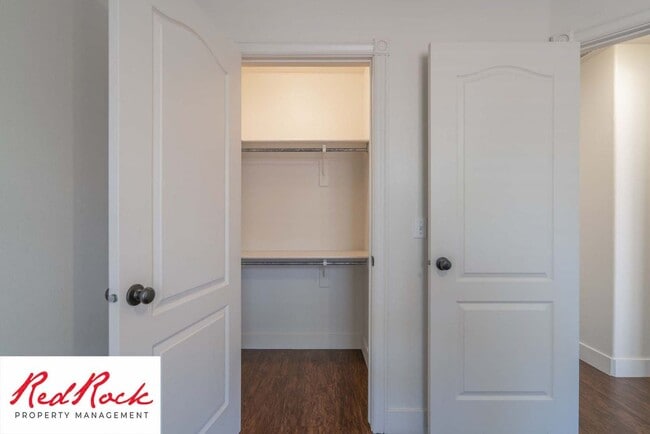Building Photo - Spacious 3-Bed, 2-Bath Ivins Townhome – Do...