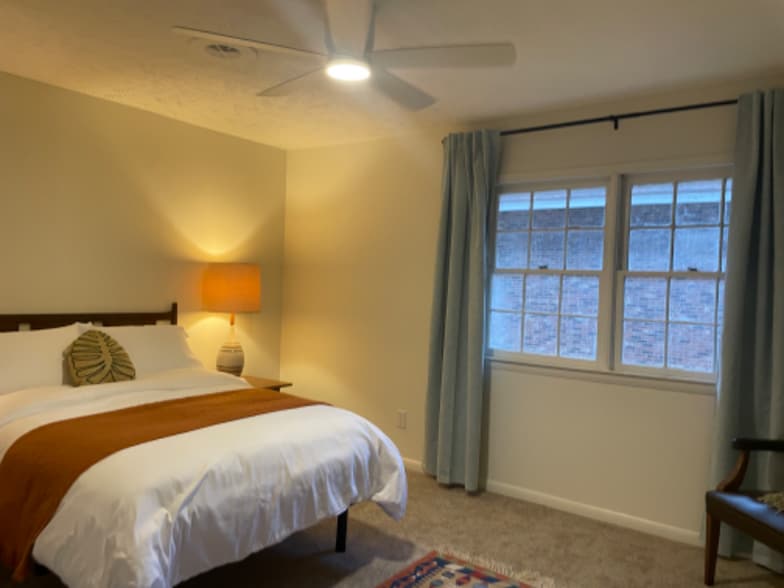 Building Photo - 365 W Illinois Ave