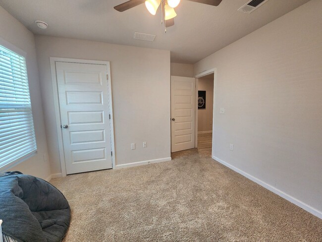 Building Photo - 5379 Peach Dr