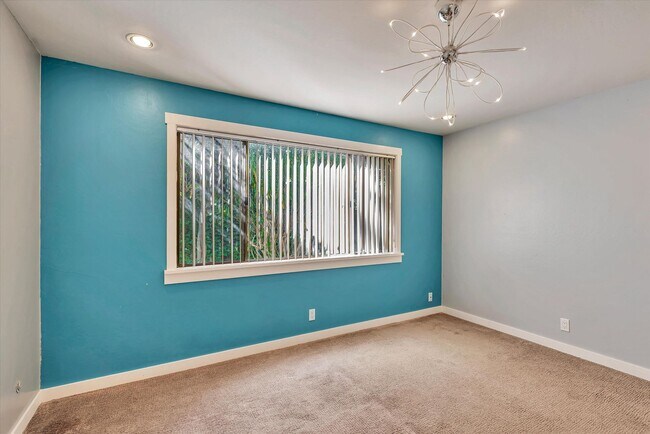 Building Photo - Hidden Gem at Saratoga Creekside – End Uni...