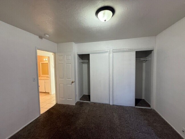 Building Photo - 1204 N Divisadero St
