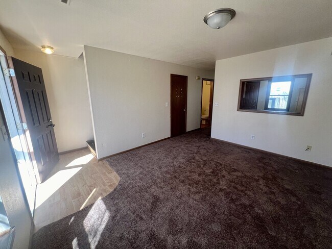 Building Photo - DB 4807 10th Ave