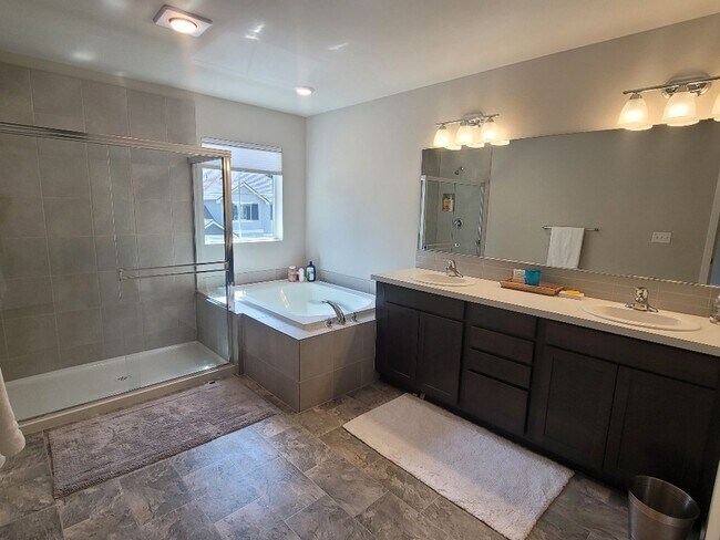 Building Photo - Edgewood home for rent - 4 bedroom 3 bath ...