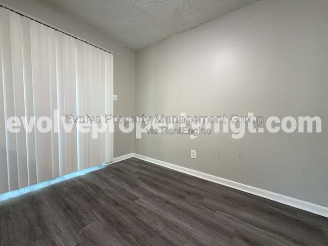 Building Photo - 670 Hobbs Dr