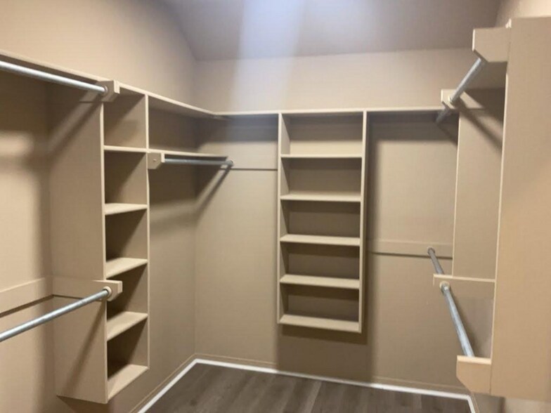 Building Photo - 14537 S Urbana Ct