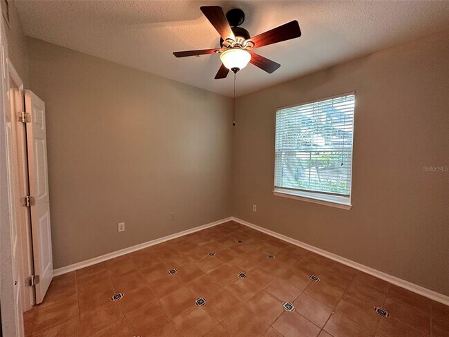 Building Photo - 1910 E Palm Ave