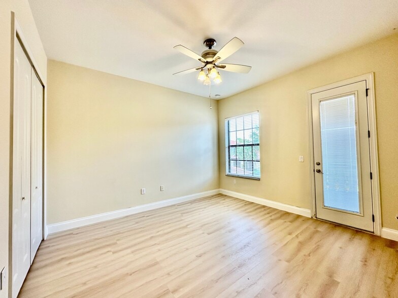 Building Photo - 1303 Verde Dr