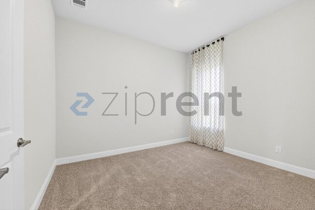 Building Photo - 4112 Dunlap Dr