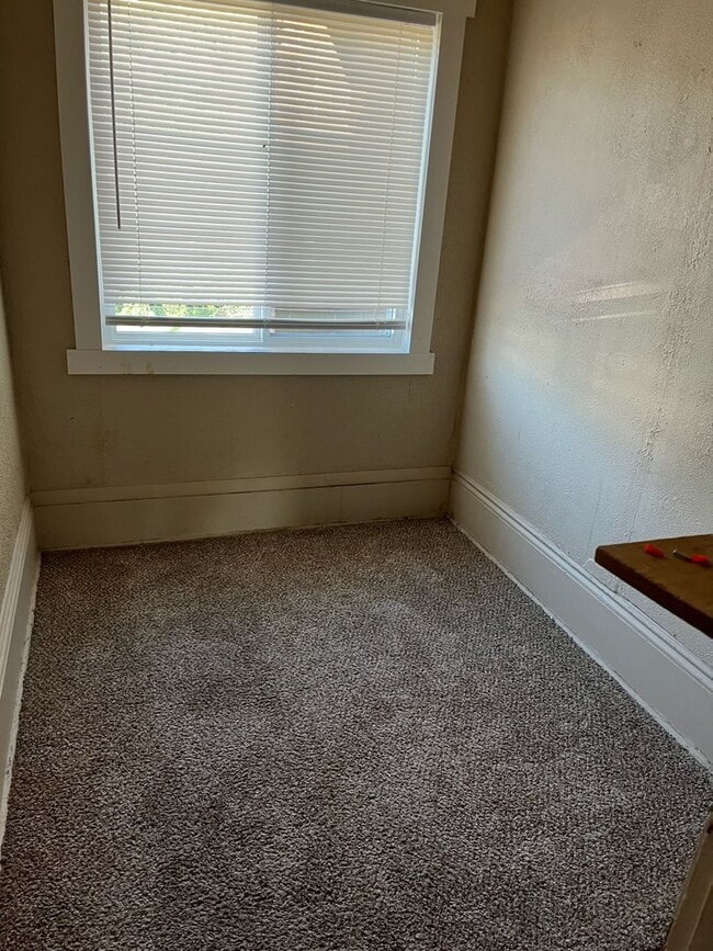 Building Photo - 630 N 4th Toronto