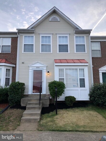 Building Photo - 3344 Vineland Pl