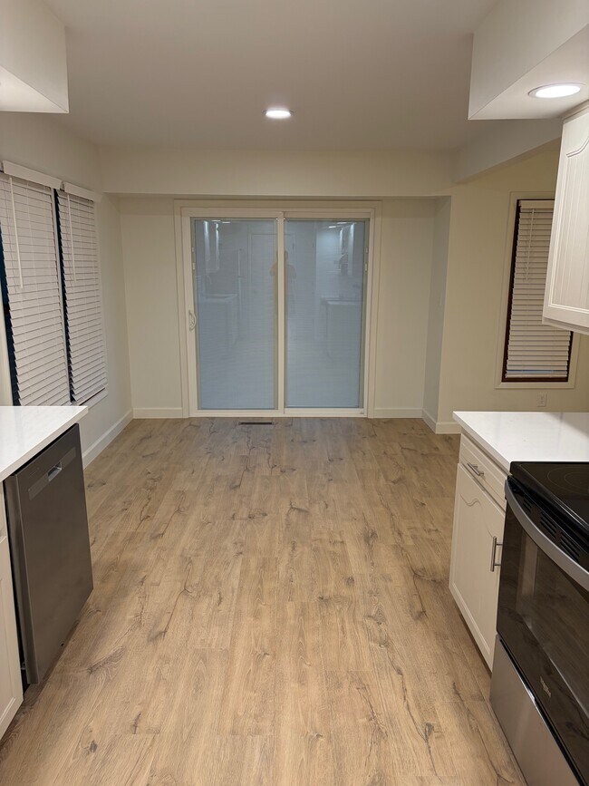 Building Photo - 1411 W Highland St