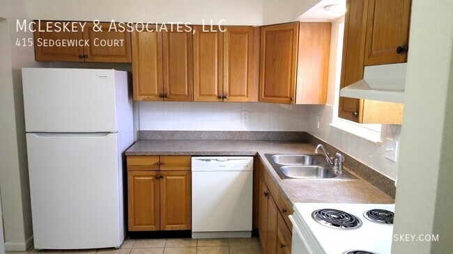 Building Photo - Washington Square Townhouses