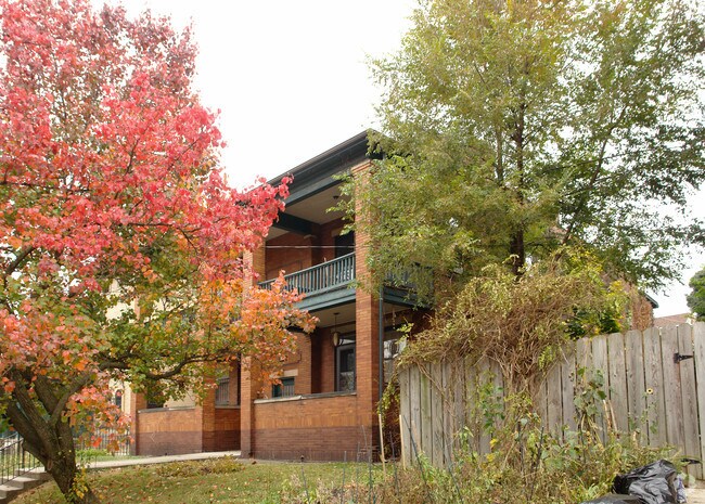 Building Photo - 303 Kendall Pl