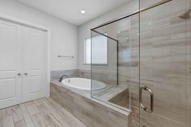 Building Photo - 5731 Kiam St