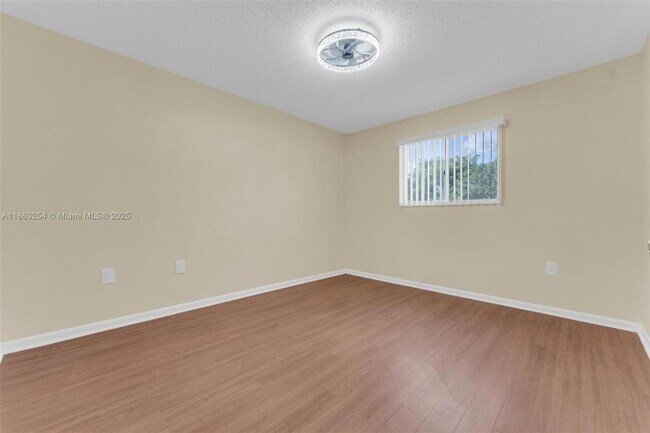 Building Photo - 7640 NW 182nd Terrace