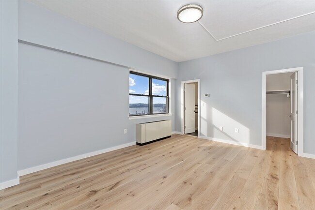 Building Photo - 8 Whittier Pl