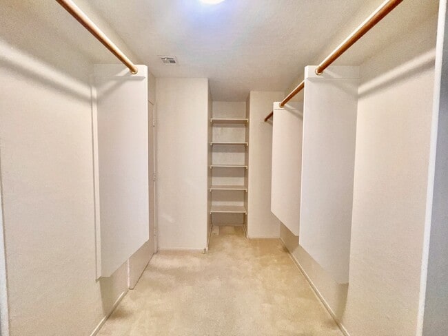 Building Photo - SPACIOUS 3 BEDROOM + LOFT | SILVERSTONE RANCH | GILCREASE ORCHARD VIEWS