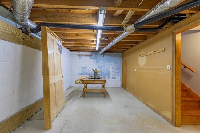 Building Photo - 107 Lorac Ct