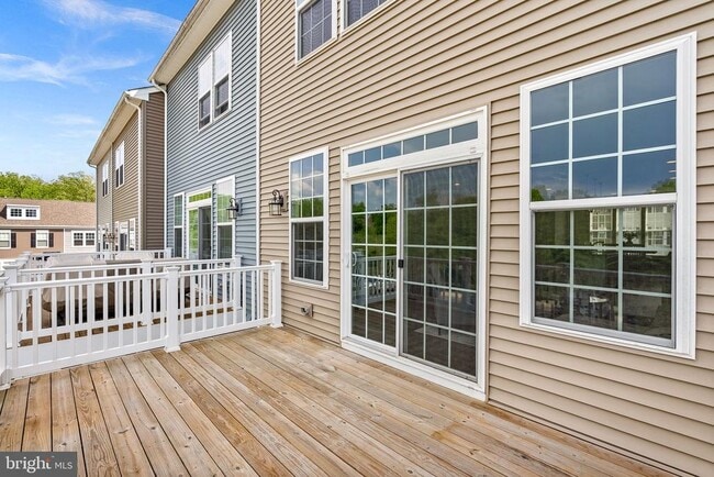 Building Photo - 15292 Westham Ct