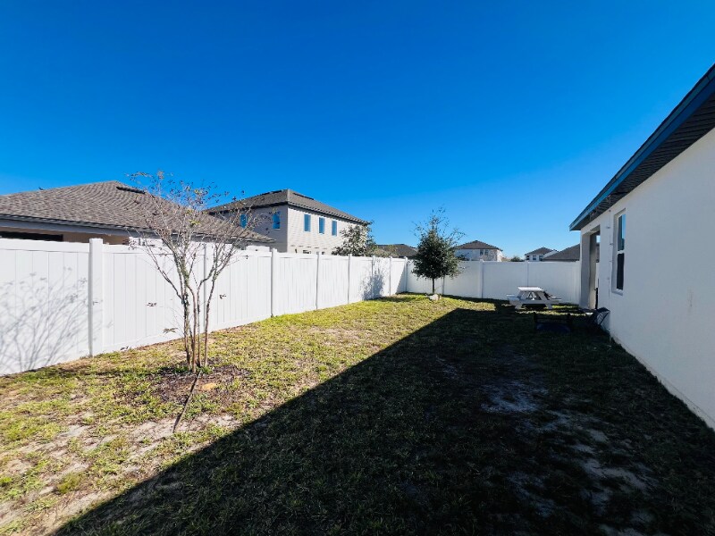 Building Photo - 2354 Lancashire St