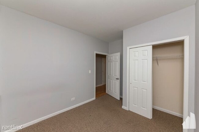 Building Photo - 1321 N Burling St