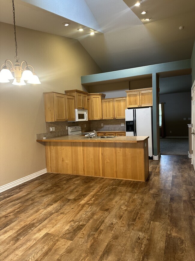 Building Photo - 3610 Porto Fino Ave