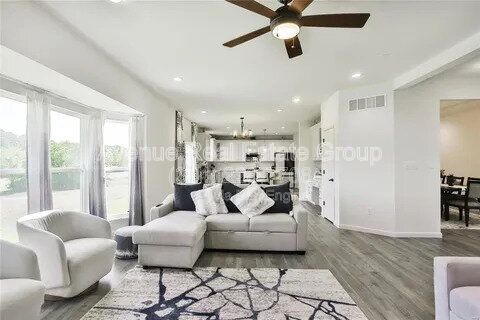 Building Photo - 216 Liberty Valley Dr