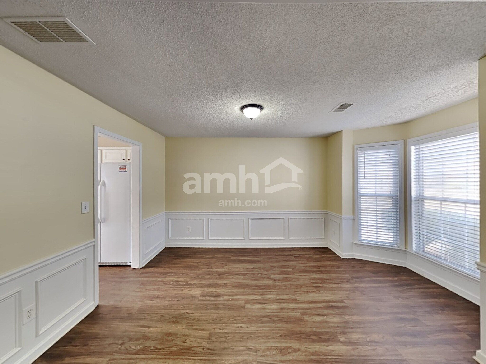 Building Photo - 4145 Ridgefair Dr