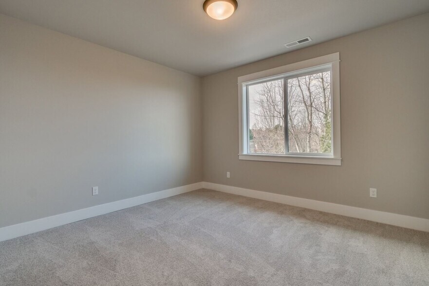 Building Photo - 1118 SW Dottie Ct