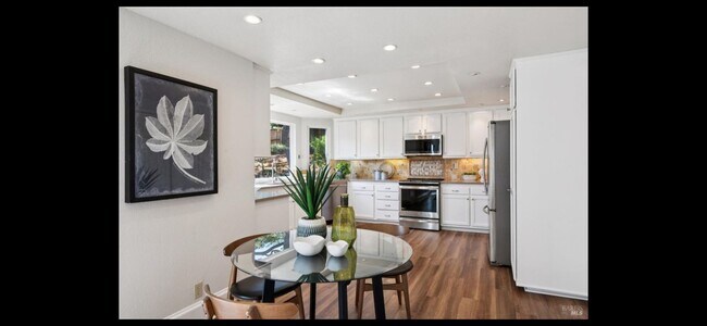 Building Photo - 52 Woodleaf Ct