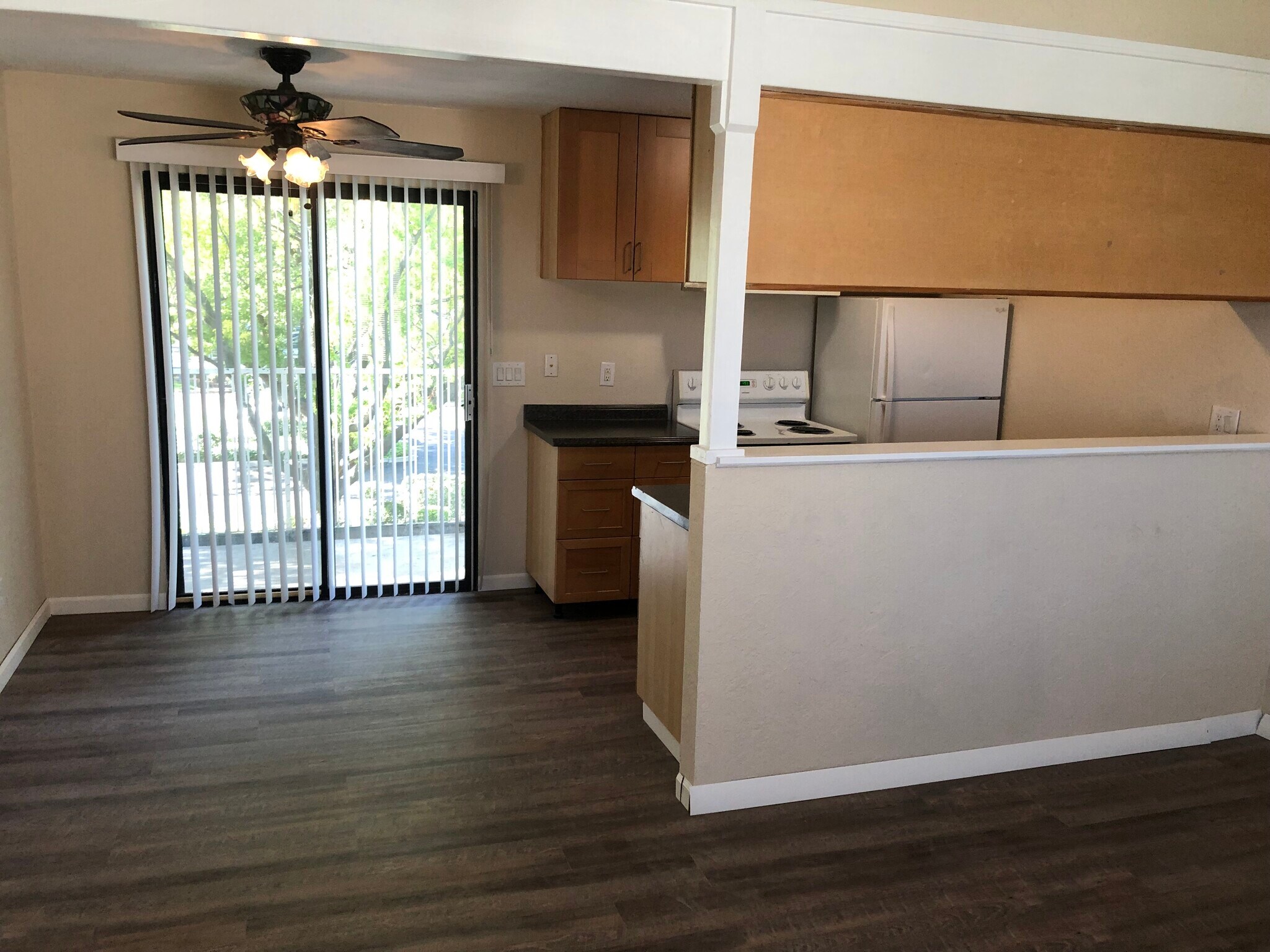 Building Photo - 2524 Winchester Dr