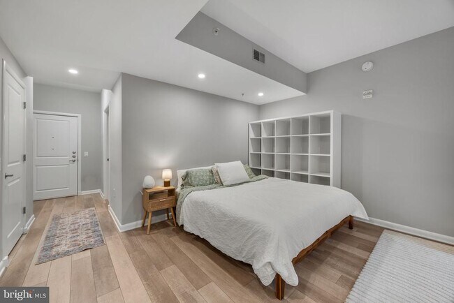 Building Photo - 1021 N Garfield St